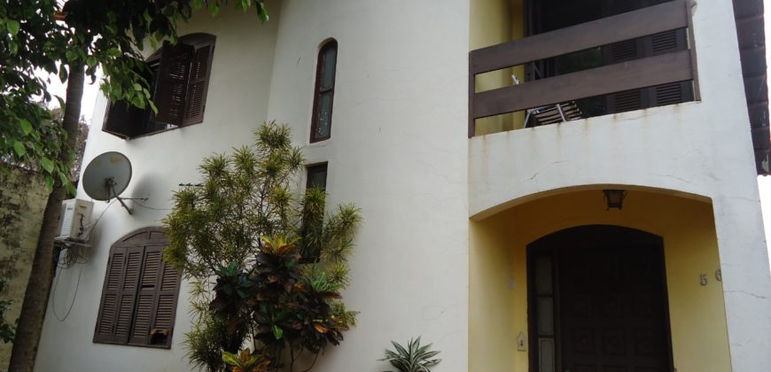 Casa de alvenaria no Centro