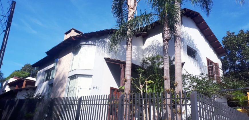 LINDÍSSIMA casa no Bairro São Geraldo