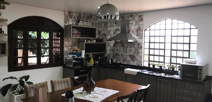 Casa espaçosa em alvenaria no Bairro São José