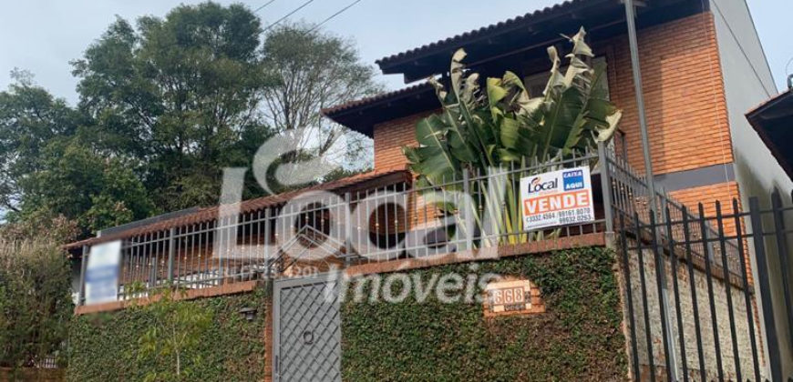 Residência em alvenaria no Centro