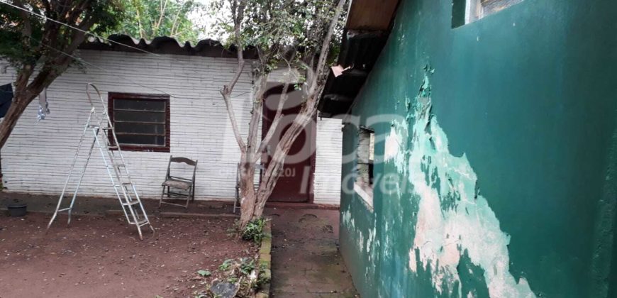 RESIDENCIA MADEIRA NO BAIRRO PENHA