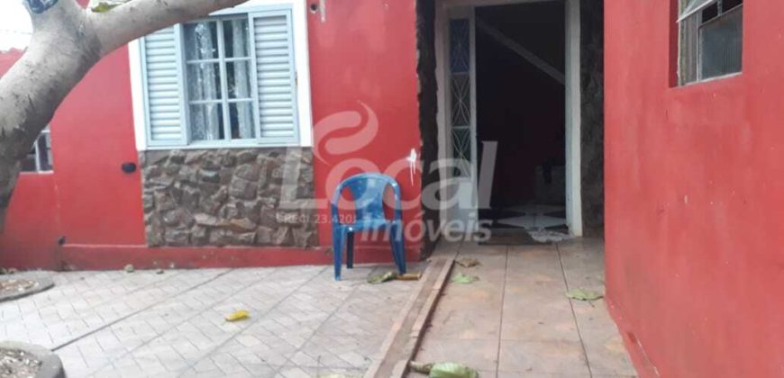 Casa em Alvenaria no Bairro Glória.