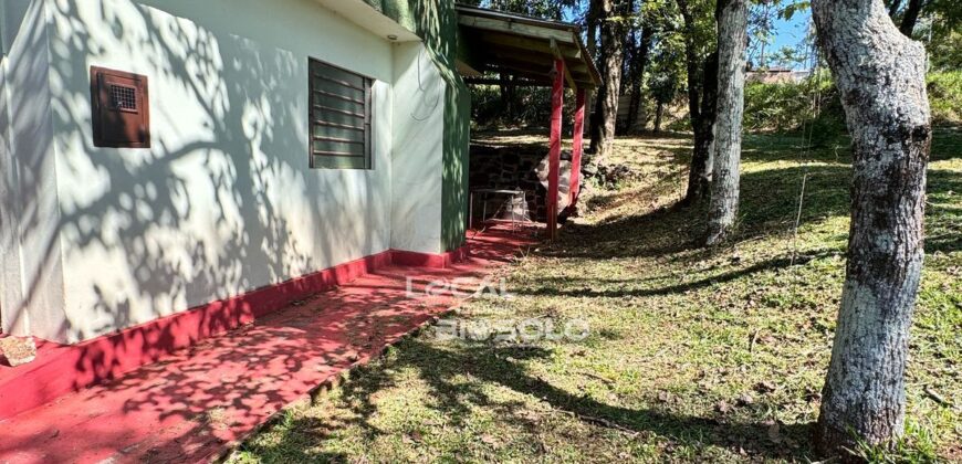 Casa com terreno no Parque Havaí