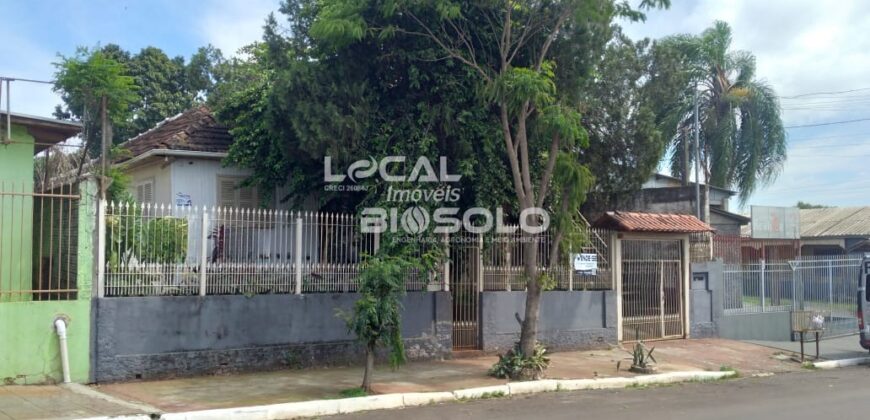 Terreno com Duas Casas