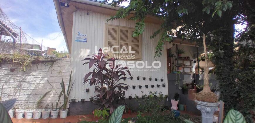 Terreno com Duas Casas