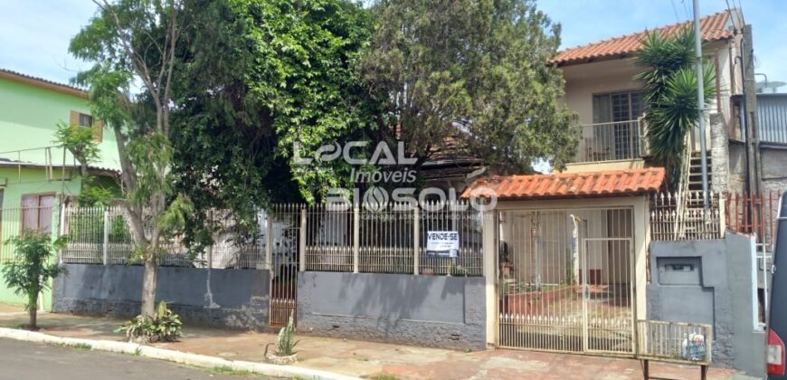 Terreno com Duas Casas