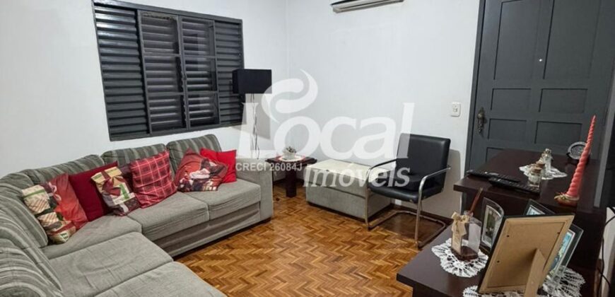 Casa em alvenaria à venda no centro