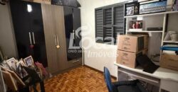 Casa em alvenaria à venda no centro