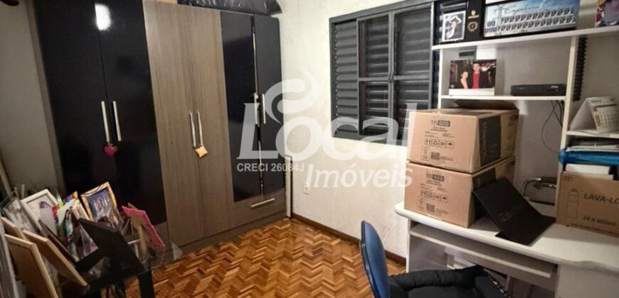 Casa em alvenaria à venda no centro