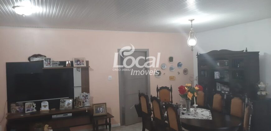 🏡 Casa ampla com piscina no Bairro Tiaraju – Ijuí