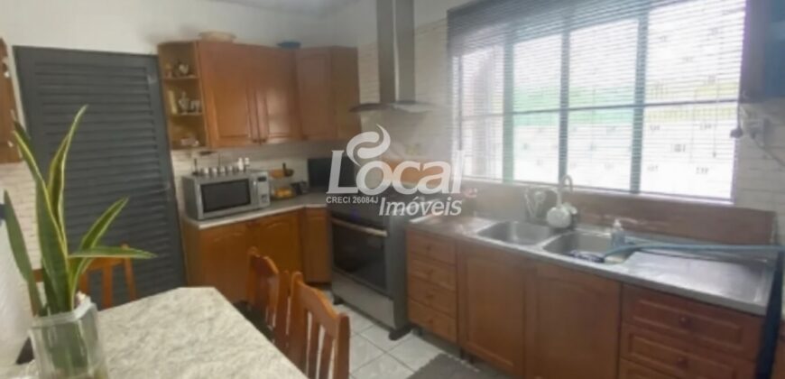 🏡 Casa ampla com piscina no Bairro Tiaraju – Ijuí